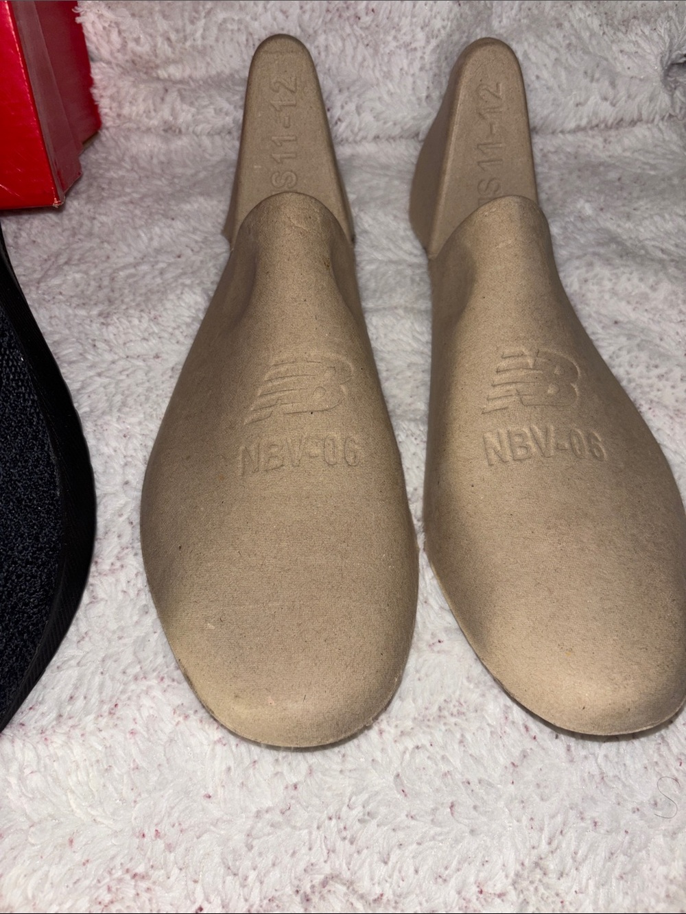 New Balance Men's Black Knit Athletic Sneakers with Red Heel Tab - Picture 5 of 12